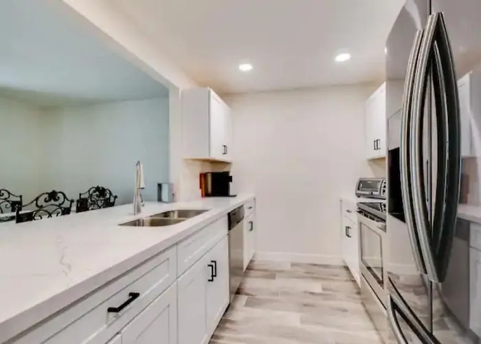Modern In Old Litchfield Villa
