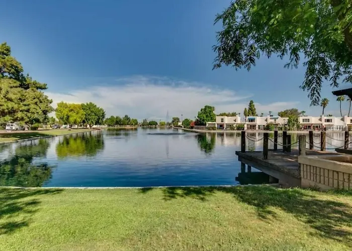 Modern In Old Litchfield Villa